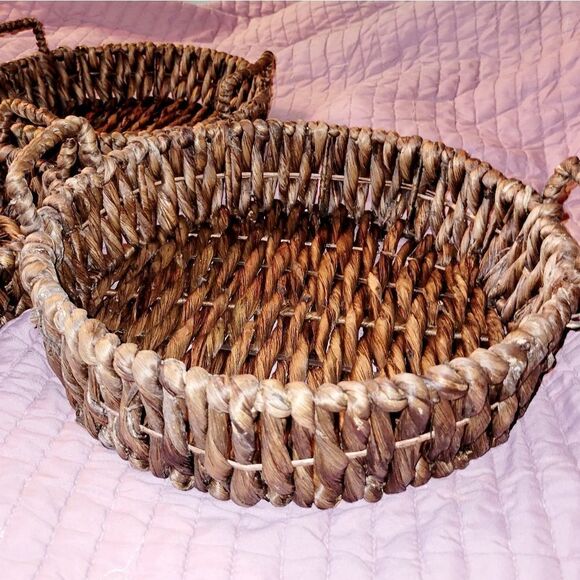 3  Woven stackable baskets. - Picture 15 of 15
